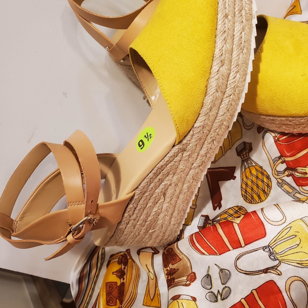 ‼️SOLD‼️"Nine West wedge Sandal "Size:9.5